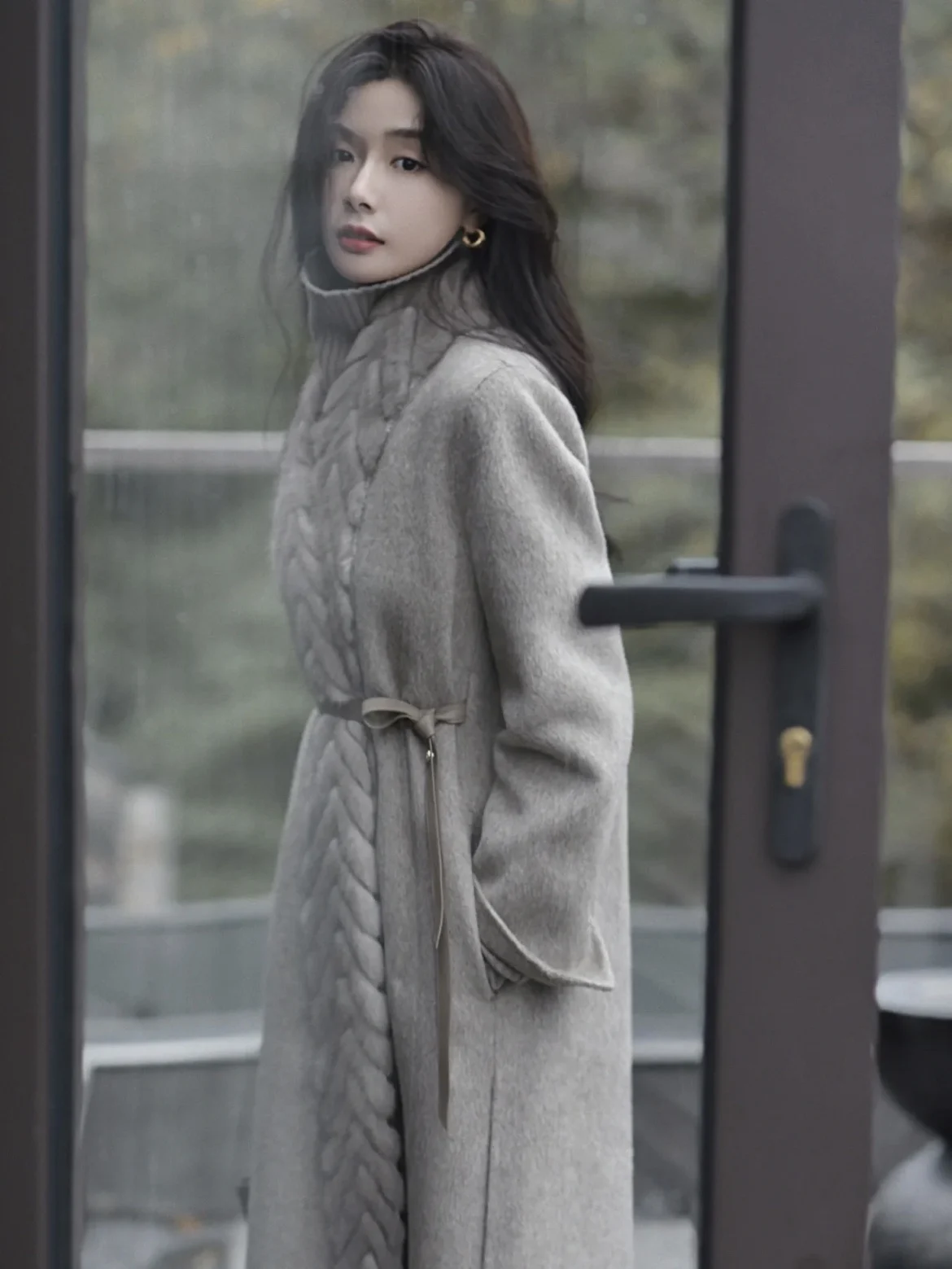 women's fashion luxury coat autumn winter new female high quality Cashmere lace-up coat
women's fashion luxury coat autumn winter new female high quality Cashmere lace-up coat