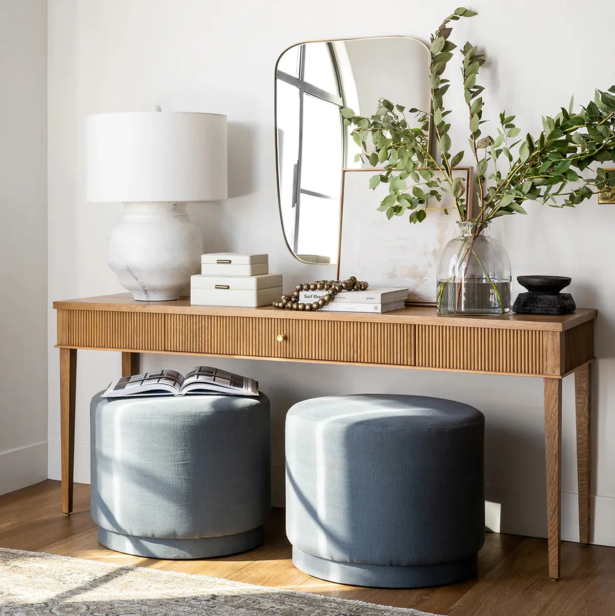 mnAmerican Retro Distressed Modern Minimalist Console Table with Braided Rope Design for Home Entrance Hotel Corridor or Foyer@
mnAmerican Retro Distressed Modern Minimalist Console Table with Braided Rope Design for Home Entrance Hotel Corridor or Foyer@