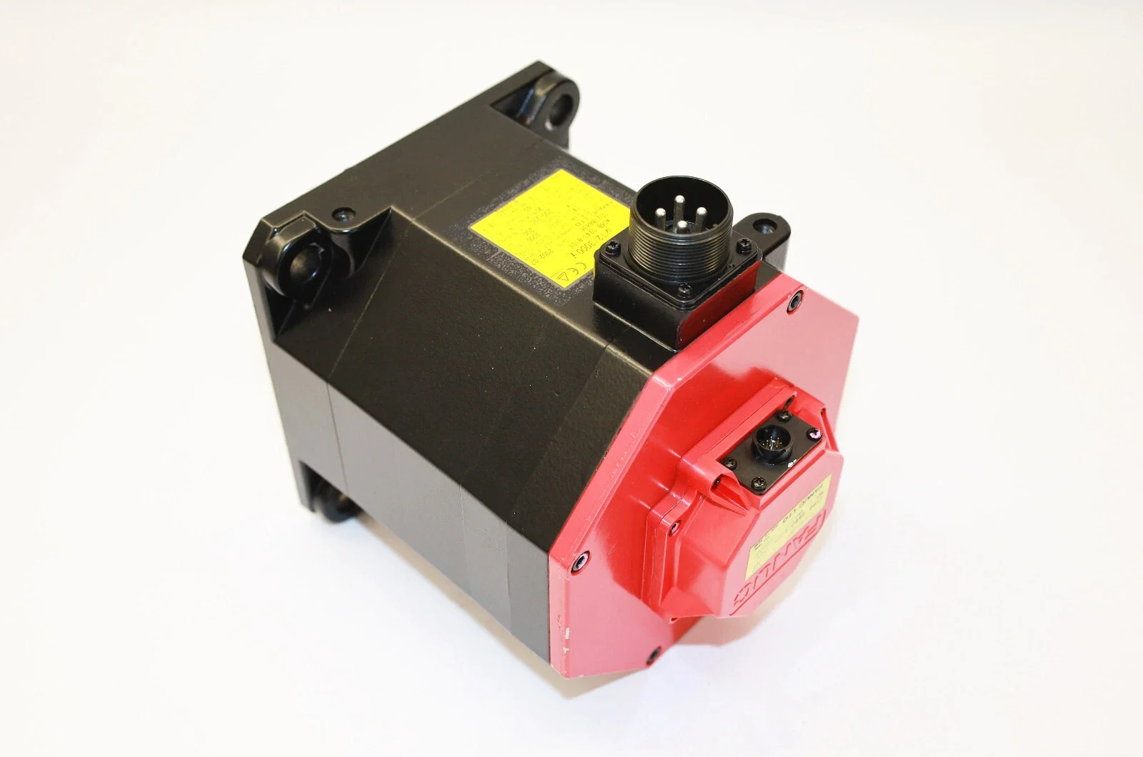 A06B-0243-B101 Для Fanuc A06B-0243-B101 Б/У серводвигатель
A06B-0243-B101 Для Fanuc A06B-0243-B101 Б/У серводвигатель