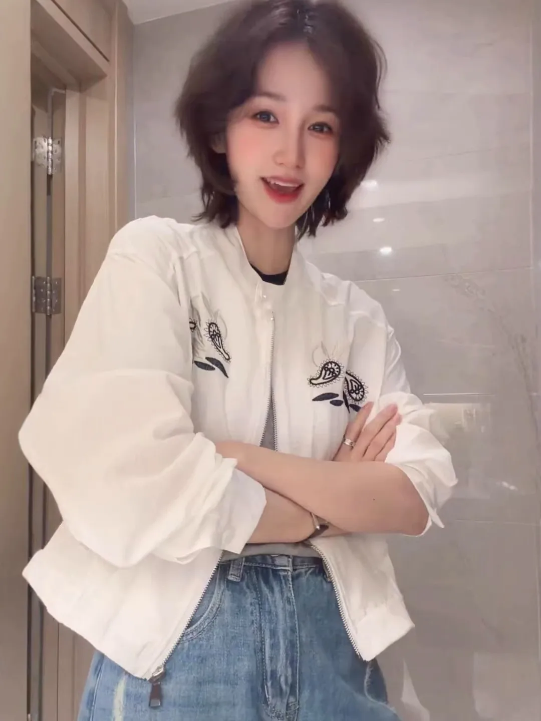 Casual round Neck Baseball Jacket Women's Spring New Style Slimming Embroidered Top Versatile Short Outerwear for Small Figures
Casual round Neck Baseball Jacket Women's Spring New Style Slimming Embroidered Top Versatile Short Outerwear for Small Figures