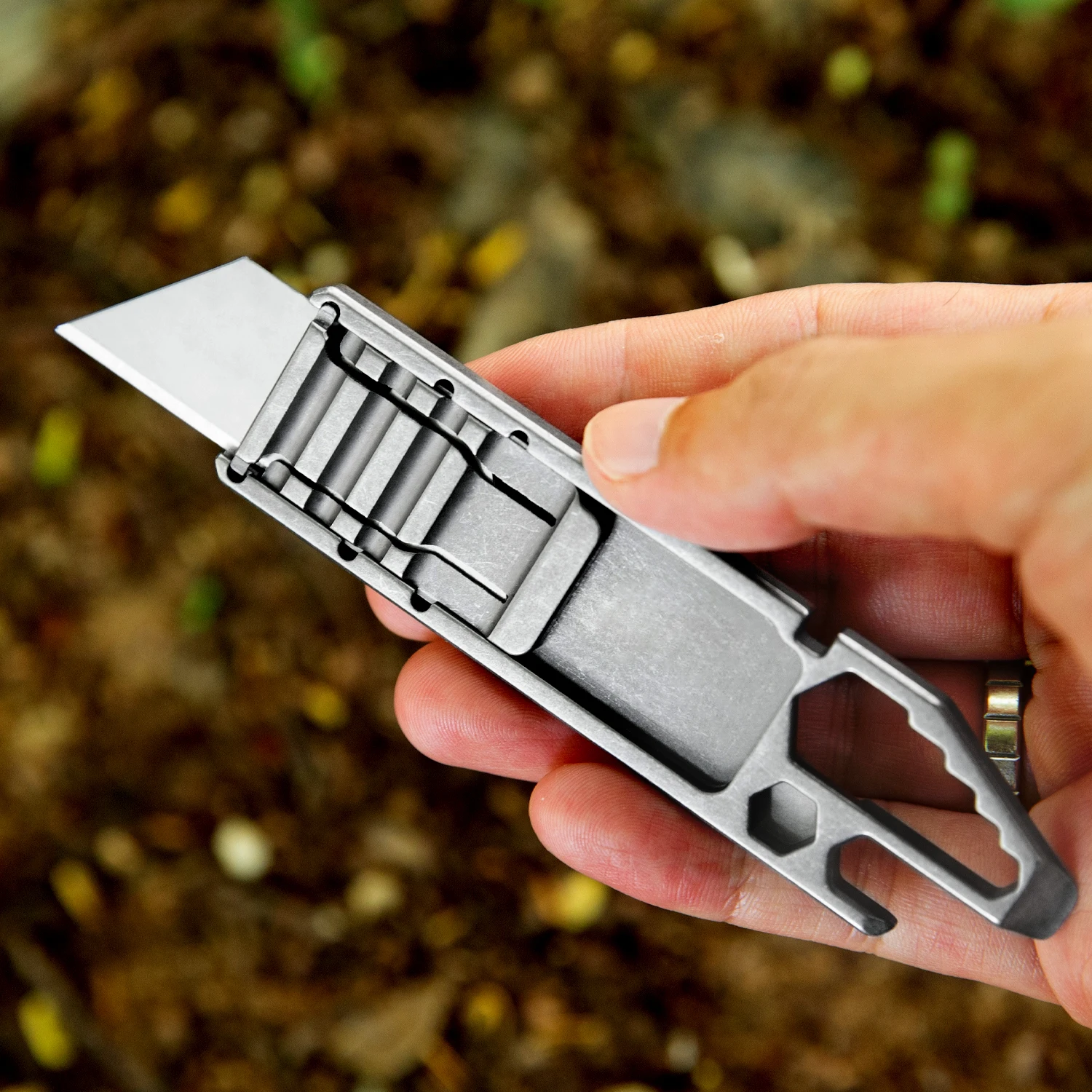 Titanium Alloy Utility Knife Multifunction Tool Slippery Cutter Metal Ruler Bottle Opener Manual Cutting Tool Outdoor EDC
Titanium Alloy Utility Knife Multifunction Tool Slippery Cutter Metal Ruler Bottle Opener Manual Cutting Tool Outdoor EDC