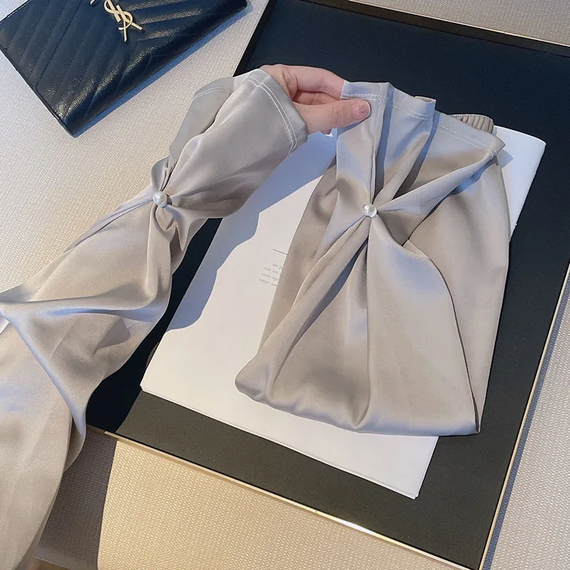 Advanced Silk Pearl Buckle Sunscreen Sleeve Set Female Intellectual Office Workers Office Sleeves Driving Sunshade Protection
Advanced Silk Pearl Buckle Sunscreen Sleeve Set Female Intellectual Office Workers Office Sleeves Driving Sunshade Protection