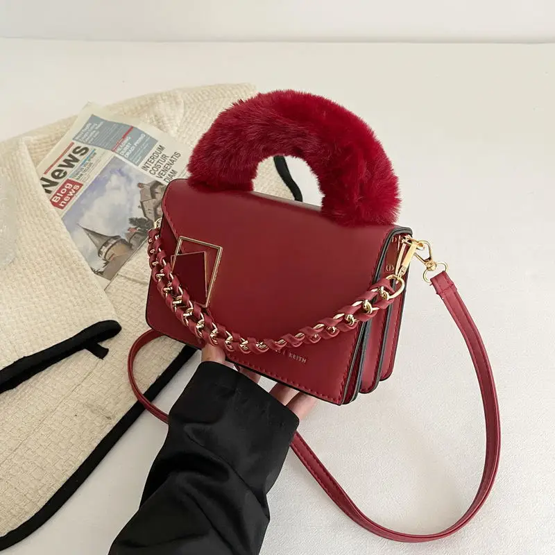 Elegant Fluffy Shoulder Bag 2025 New for Women, Luxury Soft Touch Crossbody Purse, Fashionable Small Tote for All Occasions
Elegant Fluffy Shoulder Bag 2025 New for Women, Luxury Soft Touch Crossbody Purse, Fashionable Small Tote for All Occasions