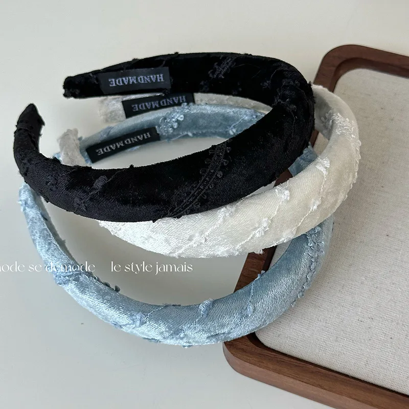 New Velvet Padded Headband Solid Color Fabric Wide Cross Puffy Hairbands Sweet Elegant Girl Women Hair Accessories
New Velvet Padded Headband Solid Color Fabric Wide Cross Puffy Hairbands Sweet Elegant Girl Women Hair Accessories