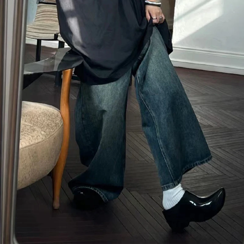 Vintage Patent Leather Pointed Toe Thick Sole Leather Shoes for Women Single Shoes Ladies Black Slippers Luxury Brand Designer
Vintage Patent Leather Pointed Toe Thick Sole Leather Shoes for Women Single Shoes Ladies Black Slippers Luxury Brand Designer