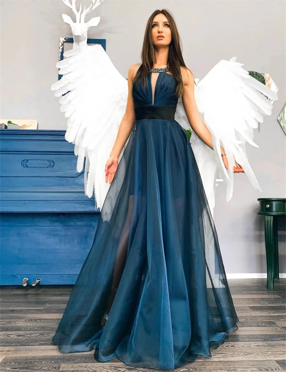 2024 Elegant Dark Blue Prom Dresses Formal Occasion Sexy Halter A-Line Sleeveless Floor Length Evening Party Prom Gown for Women
2024 Elegant Dark Blue Prom Dresses Formal Occasion Sexy Halter A-Line Sleeveless Floor Length Evening Party Prom Gown for Women
