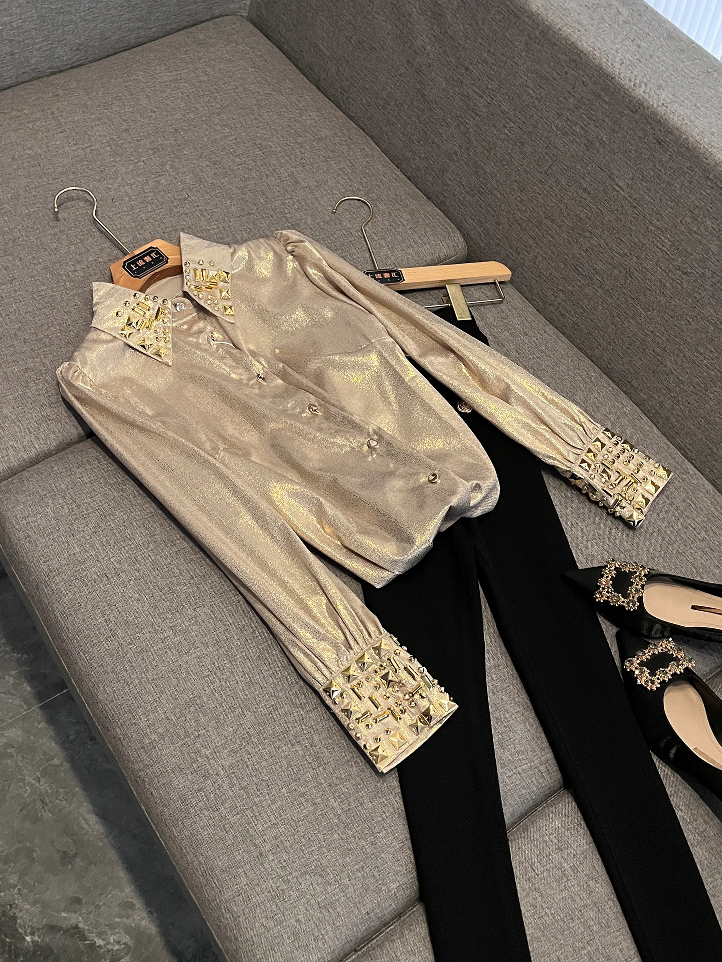 Retro Style Long Sleeve Button up Shirt Women Slim Fit Heavy Embellished Turn down Collar Fashionable Top Polyester Fiber
Retro Style Long Sleeve Button up Shirt Women Slim Fit Heavy Embellished Turn down Collar Fashionable Top Polyester Fiber