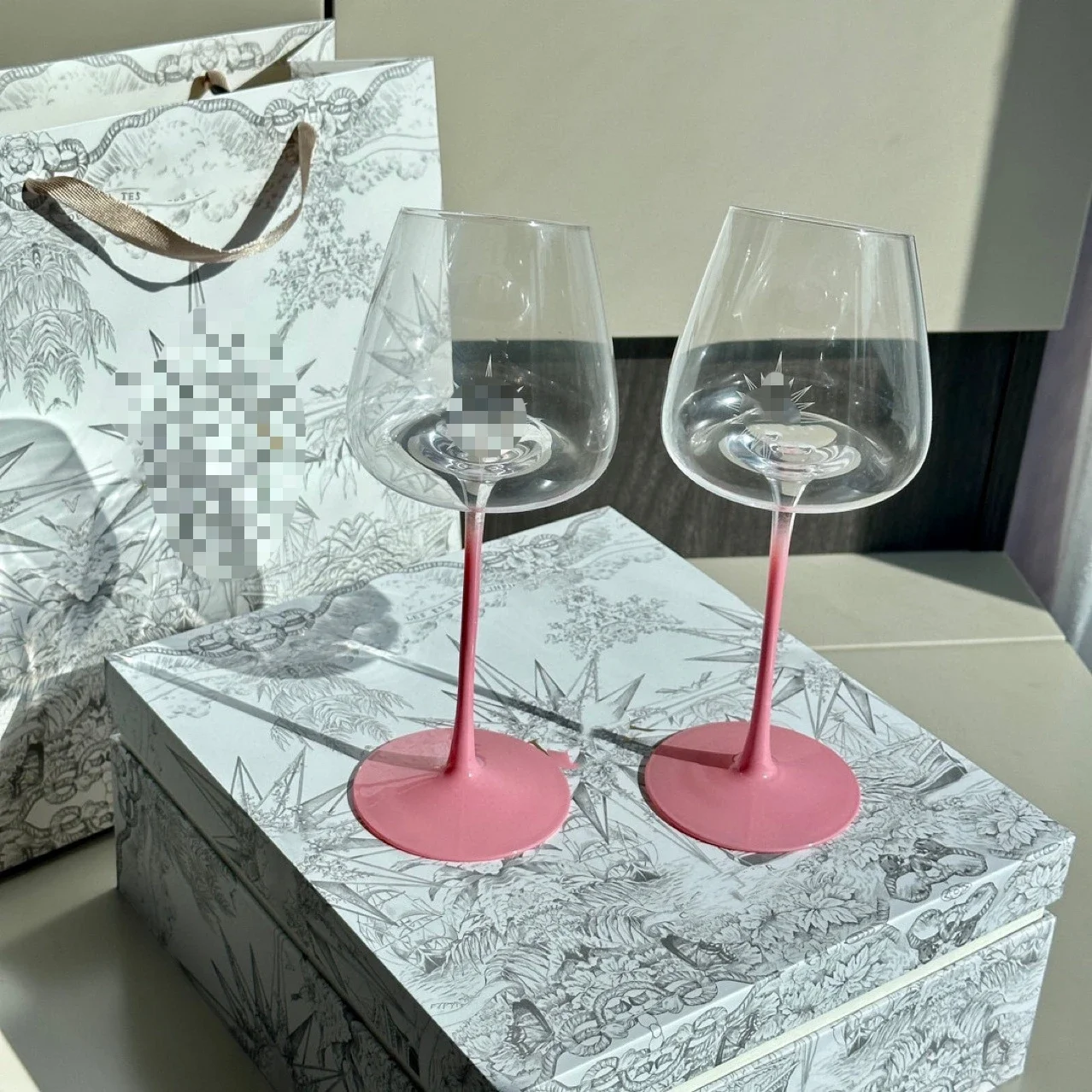 2pcs Beveled Concave Bottom Red Wine Glasses Pink Gradient Champagne Glasses Crystal Wine Glasses Gift Box Packaging Gift
2pcs Beveled Concave Bottom Red Wine Glasses Pink Gradient Champagne Glasses Crystal Wine Glasses Gift Box Packaging Gift