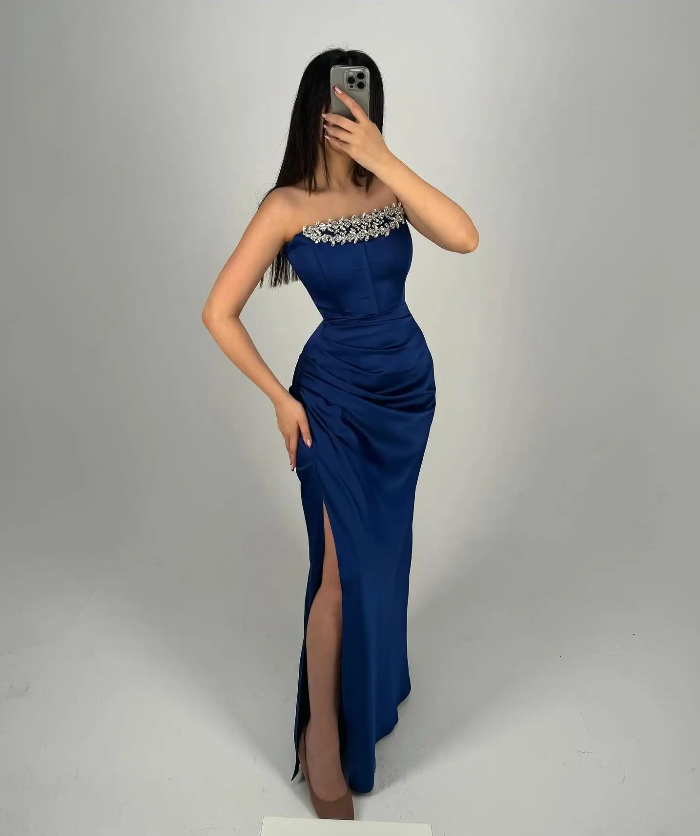 Customized Exquisite Jersey Straight Crystal Evening Dresses Strapless Sleeveless Special Occasion Gowns Simple Prom Dress
Customized Exquisite Jersey Straight Crystal Evening Dresses Strapless Sleeveless Special Occasion Gowns Simple Prom Dress