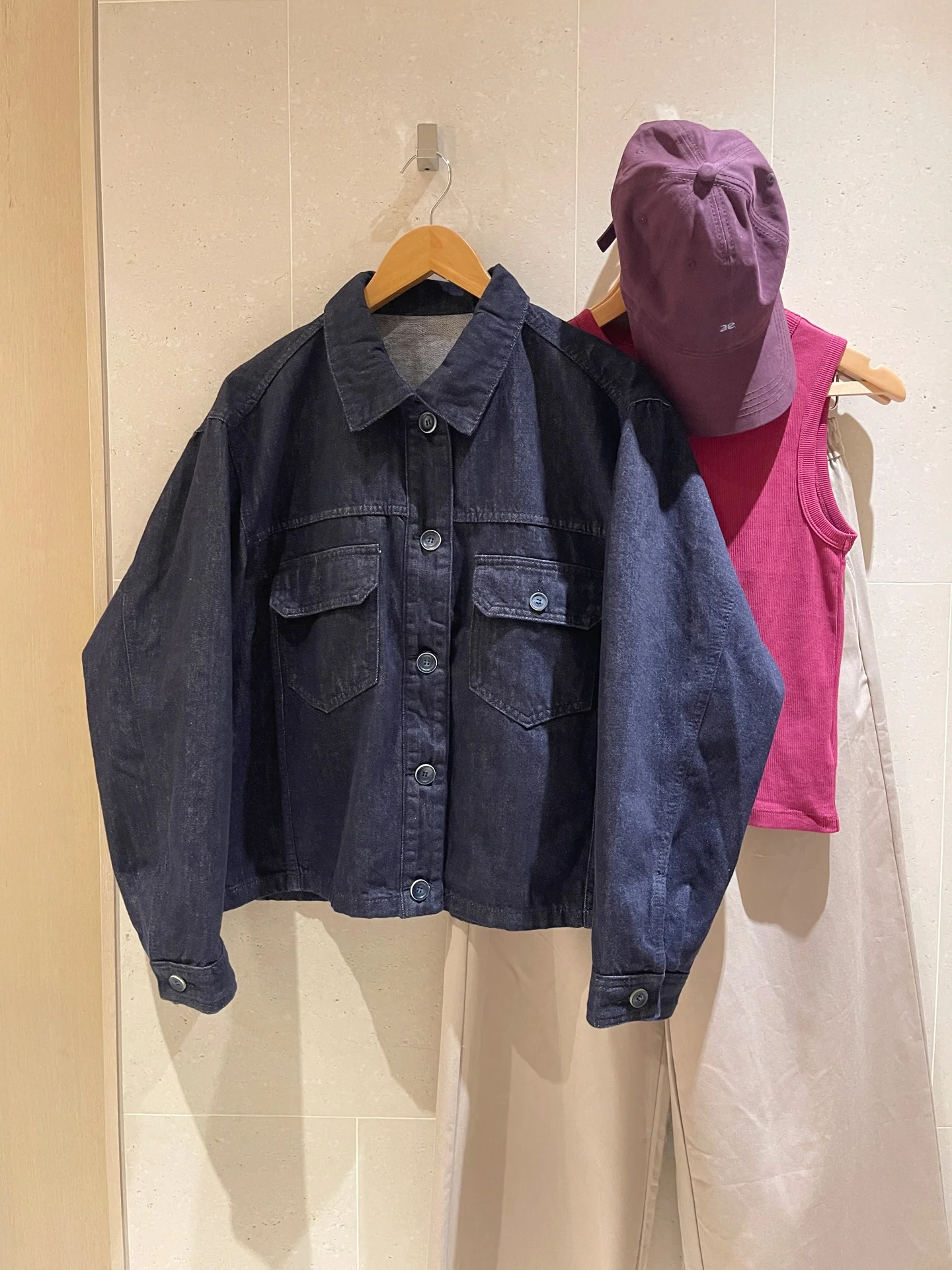 KOGIRL свободный крой джинсовый тюнер корейский Sle Dongdaemun винтажный воротник Bone Sensation повседневное свободное джинсовое пальто для женщин
KOGIRL свободный крой джинсовый тюнер корейский Sle Dongdaemun винтажный воротник Bone Sensation повседневное свободное джинсовое пальто для женщин