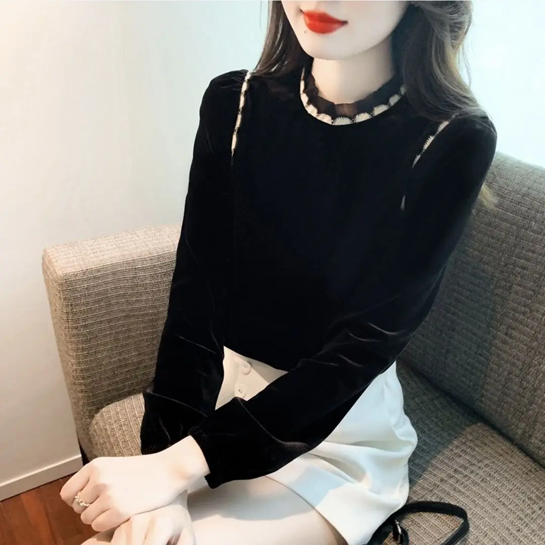 2024 Spring and Autumn French High-end V-neck Heavy Industry Spliced Lace Flared Sleeve Shirt New Stylish Gold Velvet Top LX606
2024 Spring and Autumn French High-end V-neck Heavy Industry Spliced Lace Flared Sleeve Shirt New Stylish Gold Velvet Top LX606