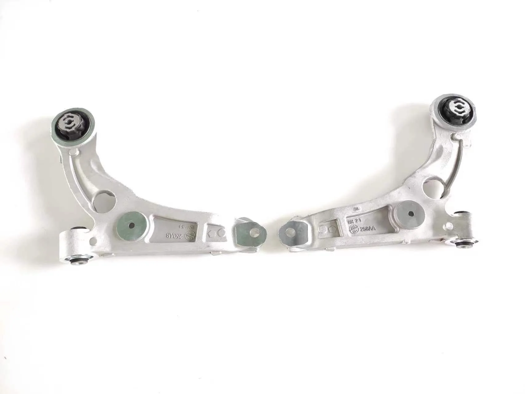 04877838AE 4877838 68210238AF 04877839AC 04668993AF 4877839AC для Jeep Cherokee 2014-2018, передняя ось, нижние рычаги управления
04877838AE 4877838 68210238AF 04877839AC 04668993AF 4877839AC для Jeep Cherokee 2014-2018, передняя ось, нижние рычаги управления