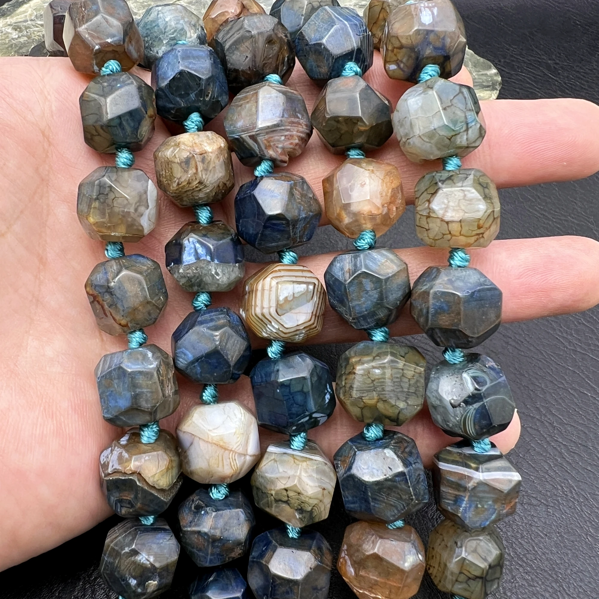 14-15MM Large Faceted Natural Blue Dragon Veins Agates Cutting Nugget Beads For DIY Jewelry Making MY250301
14-15MM Large Faceted Natural Blue Dragon Veins Agates Cutting Nugget Beads For DIY Jewelry Making MY250301