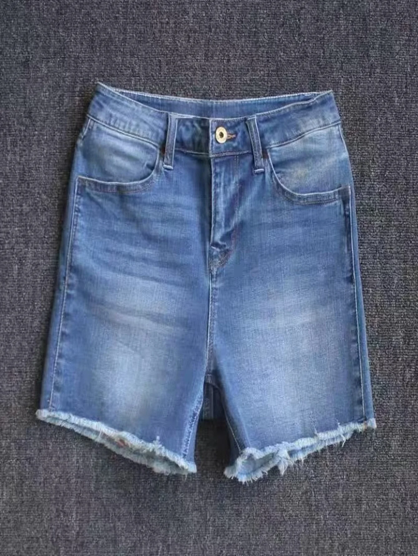 Мужские синие джинсовые шорты Slim Fit в стиле Y2K, модные повседневные джинсы для мужчин. Аксессуары и ремни в комплект не входят.
Мужские синие джинсовые шорты Slim Fit в стиле Y2K, модные повседневные джинсы для мужчин. Аксессуары и ремни в комплект не входят.