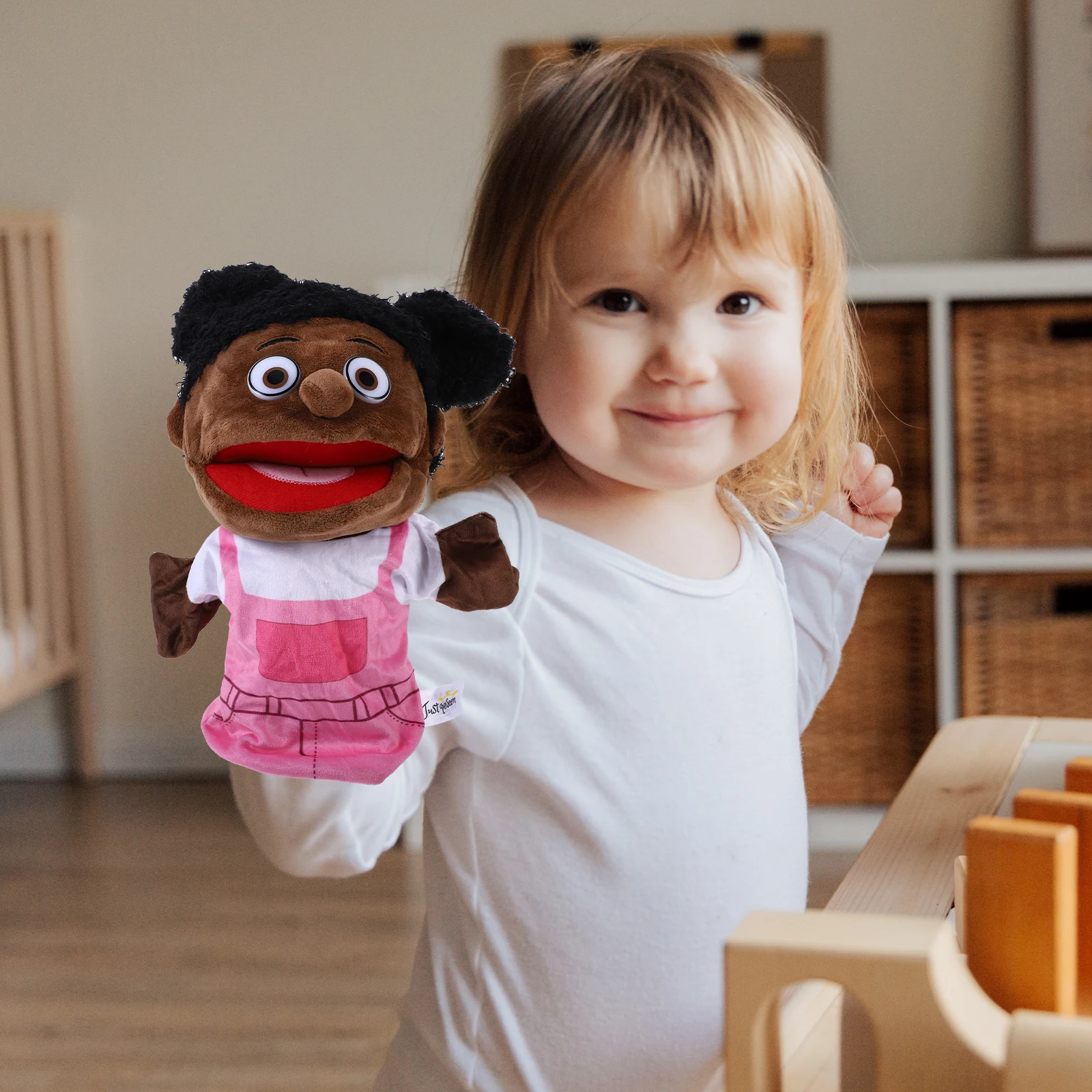 Family Member H Puppet Decorative Figure Realistic Puppets Creative Story Telling Props Soft Material Cartoon Design
Family Member H Puppet Decorative Figure Realistic Puppets Creative Story Telling Props Soft Material Cartoon Design