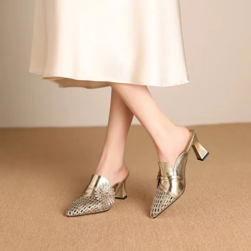 Pointed Toe Slippers Fashion and Versatile Cutout Breathable Wrapped Toe Drag Comfortable High Heel Women's Shoes
Pointed Toe Slippers Fashion and Versatile Cutout Breathable Wrapped Toe Drag Comfortable High Heel Women's Shoes