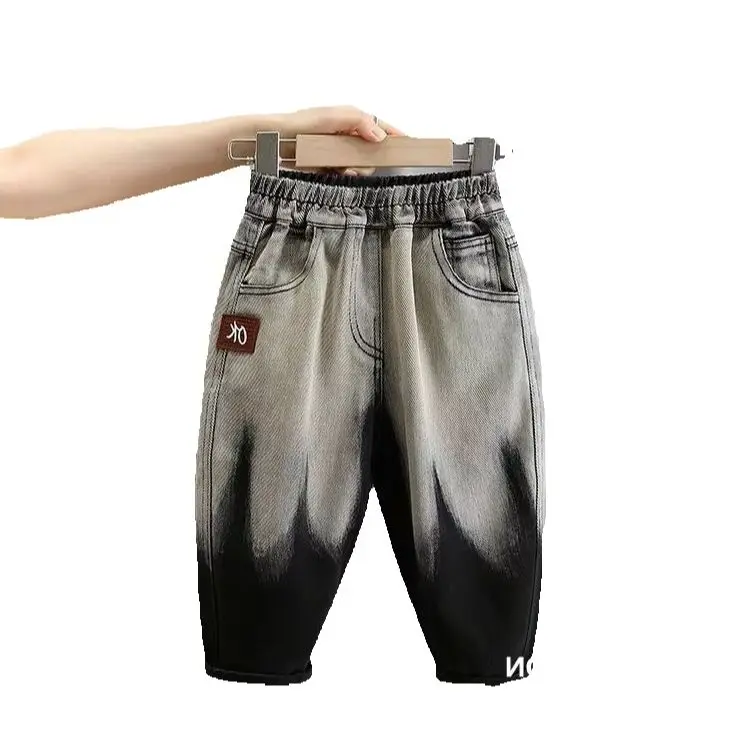 Boys' Spring and Autumn Jeans Fashion New Style Children's One piece Velvet Winter Warm Pants Trendy
Boys' Spring and Autumn Jeans Fashion New Style Children's One piece Velvet Winter Warm Pants Trendy
