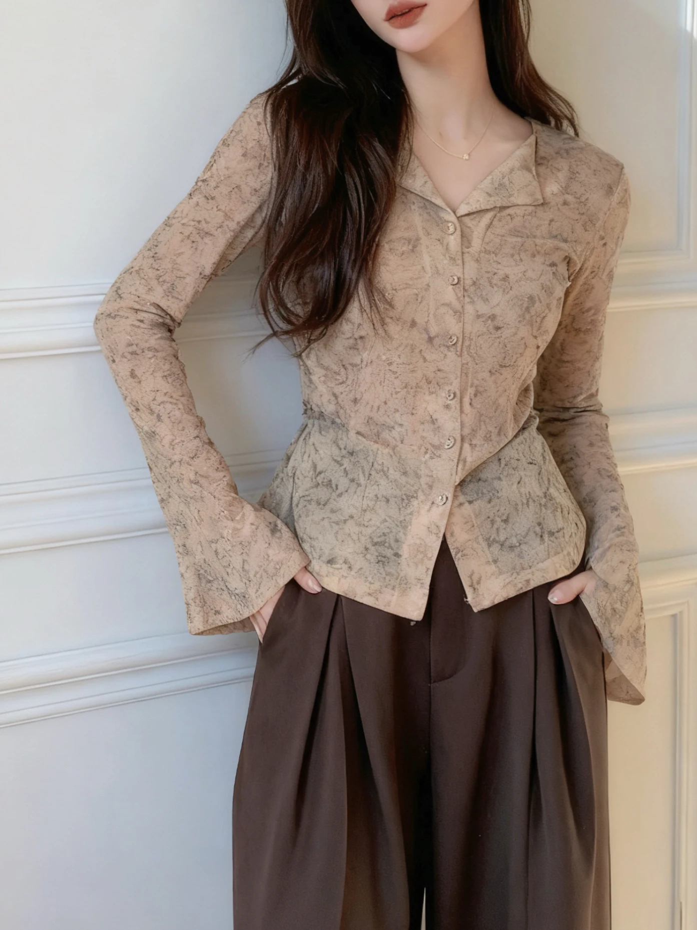 Адиент для похудения цвета хаки с длинным светом и вырезом на талии Faion Top Base irt Ele Sle из нейлоновой ткани для повседневного ношения с открытой картой...
Адиент для похудения цвета хаки с длинным светом и вырезом на талии Faion Top Base irt Ele Sle из нейлоновой ткани для повседневного ношения с открытой картой...