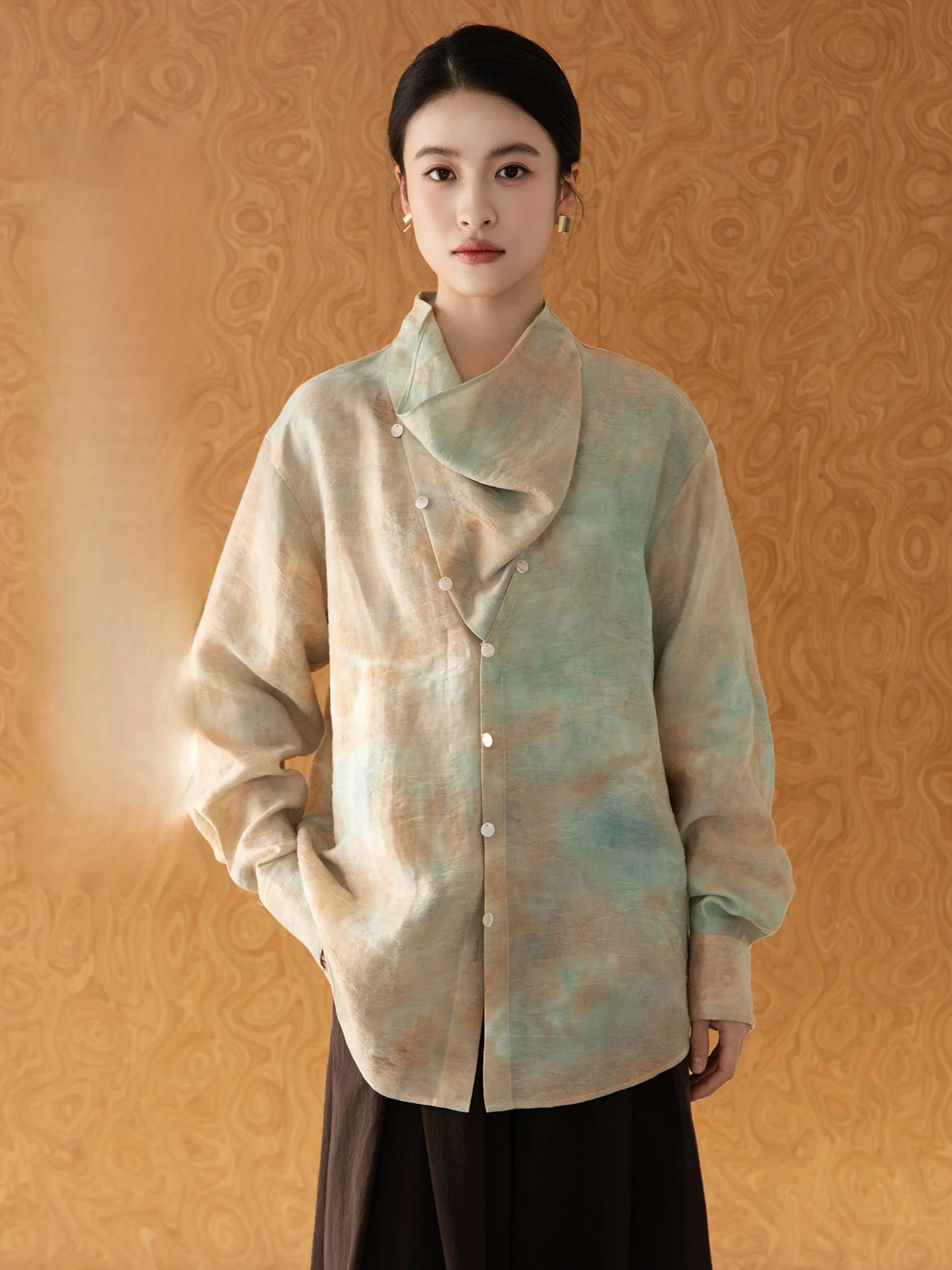 Hand Dyed adient Proc irt Women's Loose Fit Long Sve Casual irt V-Ne Design Breathable Comfortable Chinese Sle
Hand Dyed adient Proc irt Women's Loose Fit Long Sve Casual irt V-Ne Design Breathable Comfortable Chinese Sle