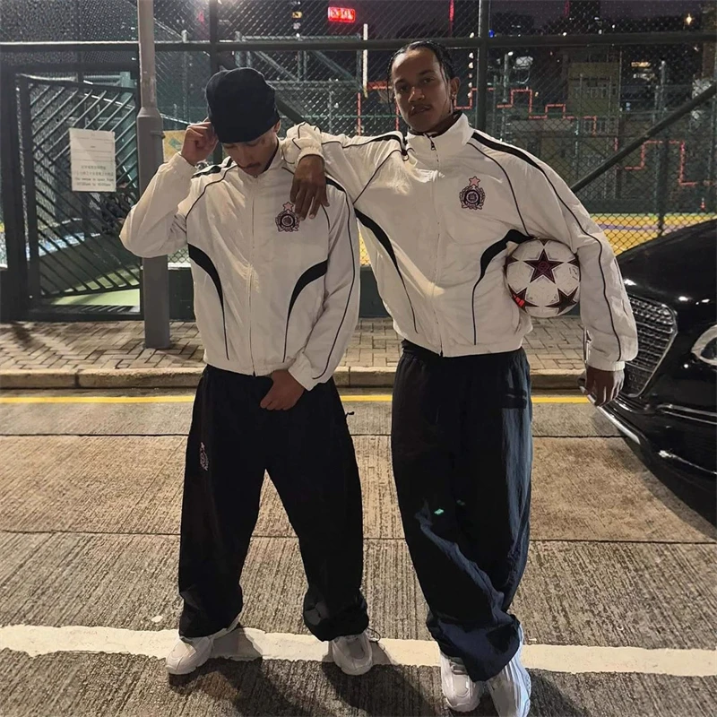 Fashion Brand Patchwork Striped Mens Jackets Vintage New Men's Loose Fit Sporty Windbreaker Male Harajuku Hip Hop Jacket Unisex
Fashion Brand Patchwork Striped Mens Jackets Vintage New Men's Loose Fit Sporty Windbreaker Male Harajuku Hip Hop Jacket Unisex