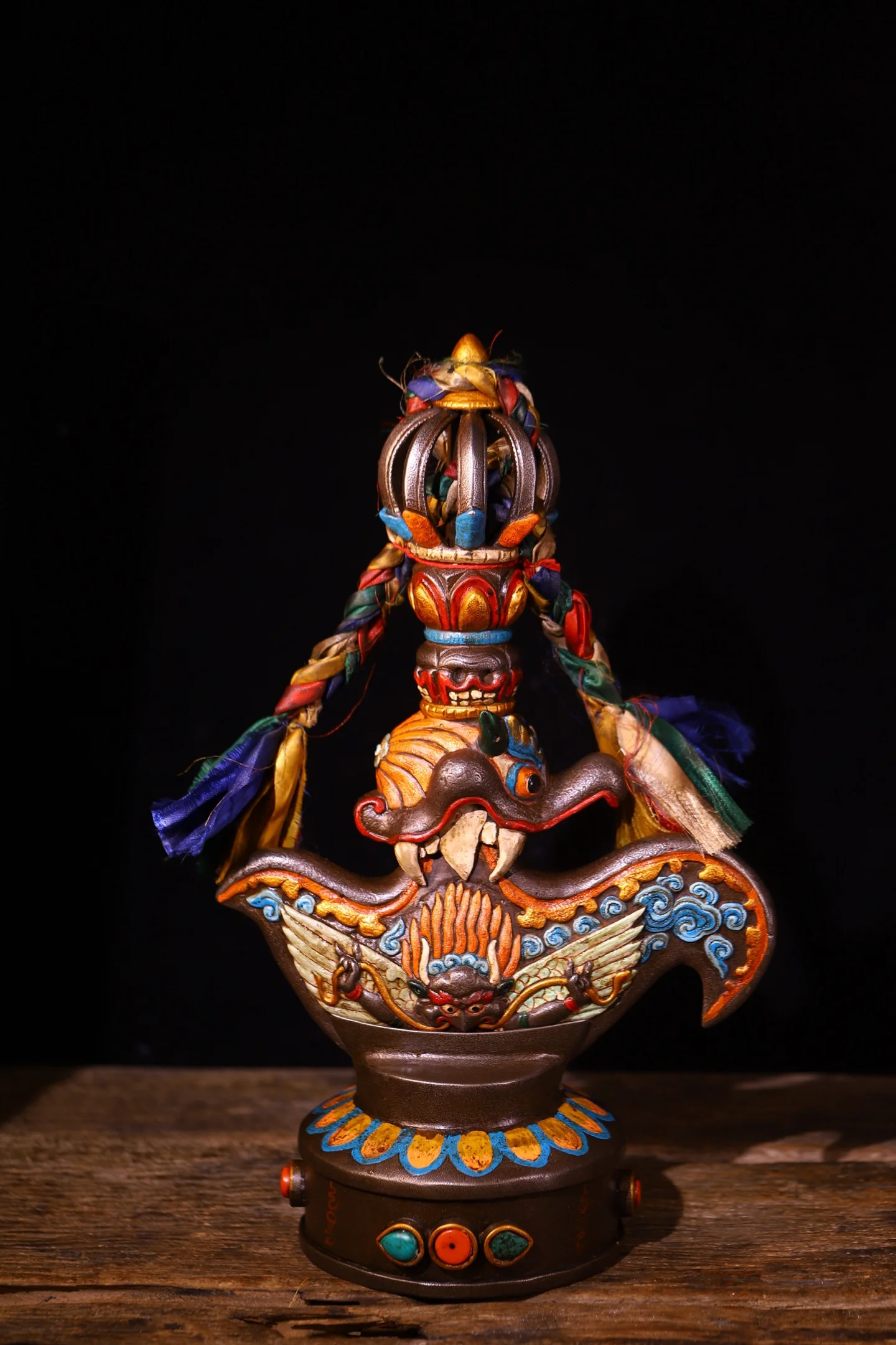 16"Old Tian Tie Painted Mosaic Gem skull Beast Head GARUDA Buddha Head Vajra Tomahawk base a set Prayer flags Worship Hall
16"Old Tian Tie Painted Mosaic Gem skull Beast Head GARUDA Buddha Head Vajra Tomahawk base a set Prayer flags Worship Hall