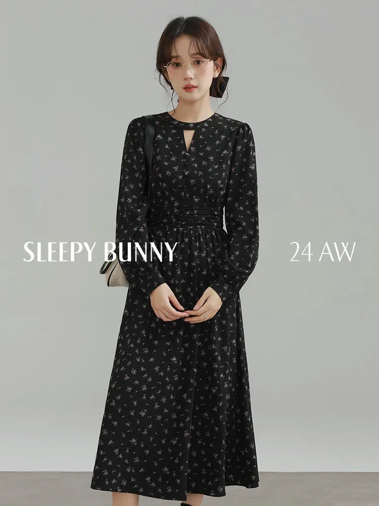 Women Vintage Black Floral Dress High-Waisted Lantern Sleeve Tea Dress Elegant Hollow-Out Design Slimming Autumn Long Dress
Women Vintage Black Floral Dress High-Waisted Lantern Sleeve Tea Dress Elegant Hollow-Out Design Slimming Autumn Long Dress