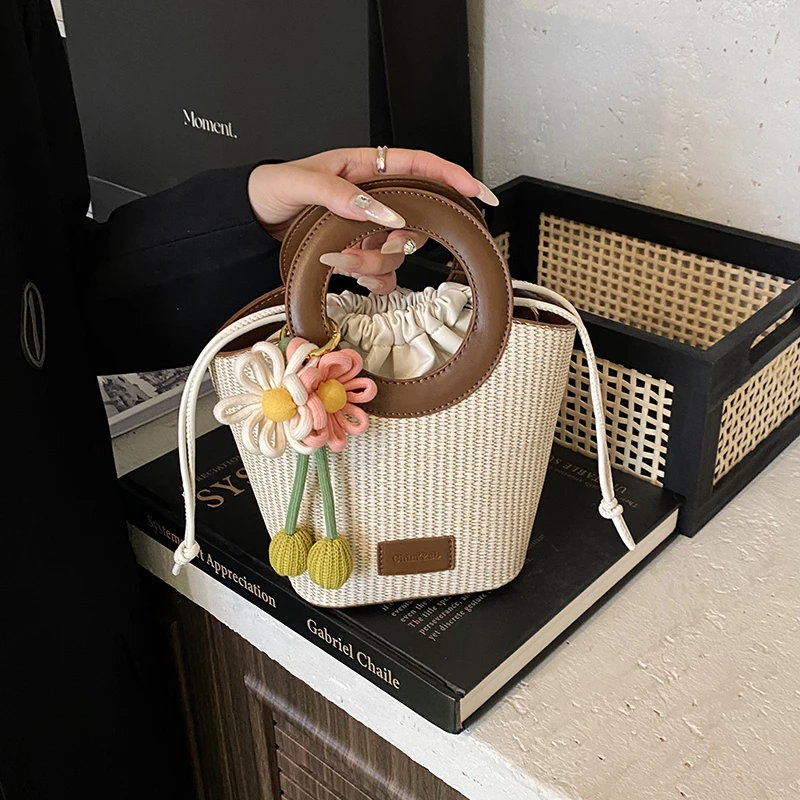 High Quality Women Mini Handbag Summer Short Handle Bag Fashion Design Small Straw Shoulder Bag Bucket Shape Cross Body Bag
High Quality Women Mini Handbag Summer Short Handle Bag Fashion Design Small Straw Shoulder Bag Bucket Shape Cross Body Bag