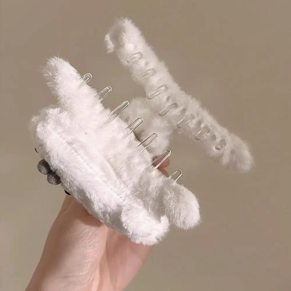 Fashion Animals Little Seal Hair Claw Cute White Plush Hair Clip Headdress Hairpin Large Shark Clip Female
Fashion Animals Little Seal Hair Claw Cute White Plush Hair Clip Headdress Hairpin Large Shark Clip Female