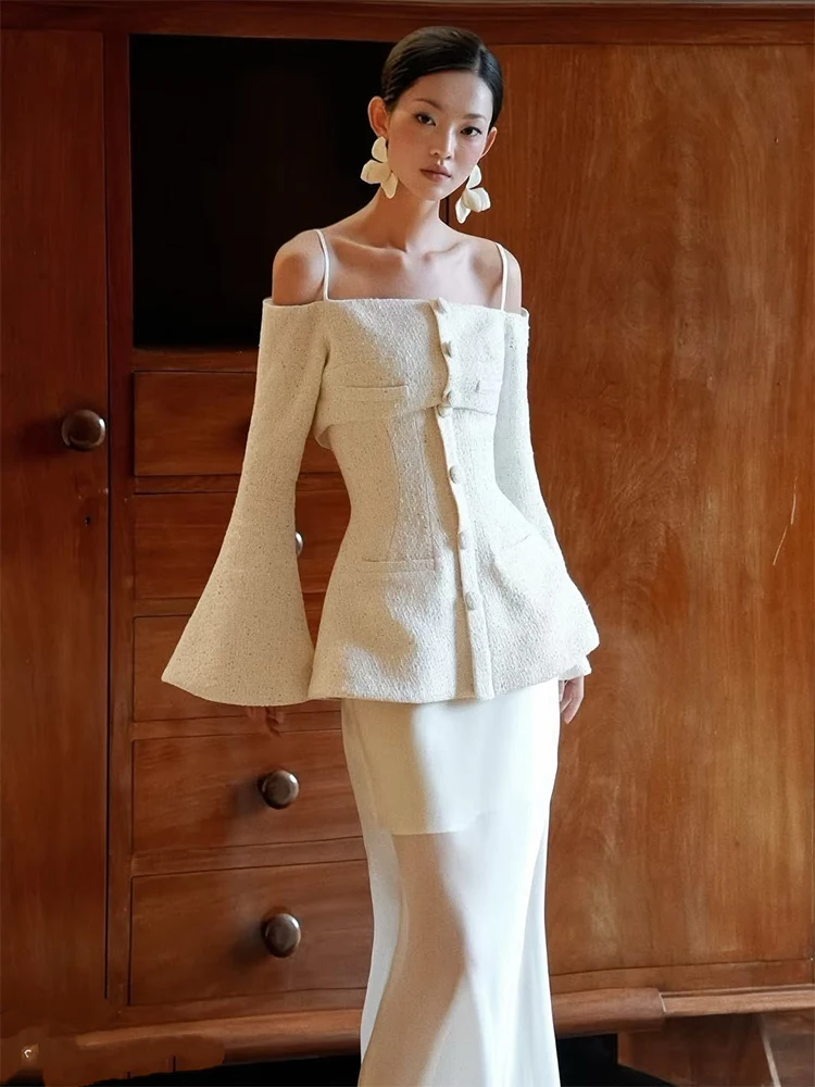 Elegant French Style One Shoulder Bell Sleeve Crop Top And Skirt Two Piece Set for Women Slim Fit Long Sleeve Polyester Fiber
Elegant French Style One Shoulder Bell Sleeve Crop Top And Skirt Two Piece Set for Women Slim Fit Long Sleeve Polyester Fiber