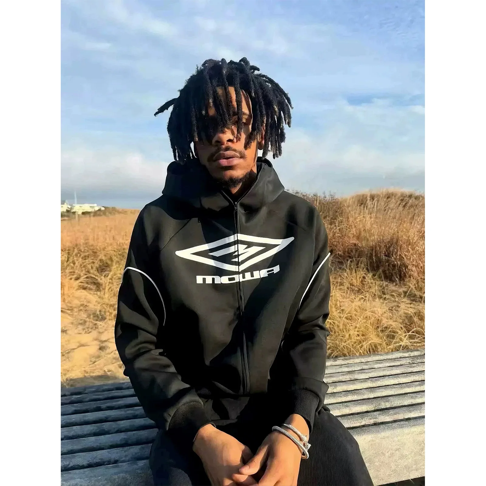 Mowalola Short-Sleeved Patchwork Sweatshirt Jacket - Outerwear in Opium Style by Playboicarti
Mowalola Short-Sleeved Patchwork Sweatshirt Jacket - Outerwear in Opium Style by Playboicarti