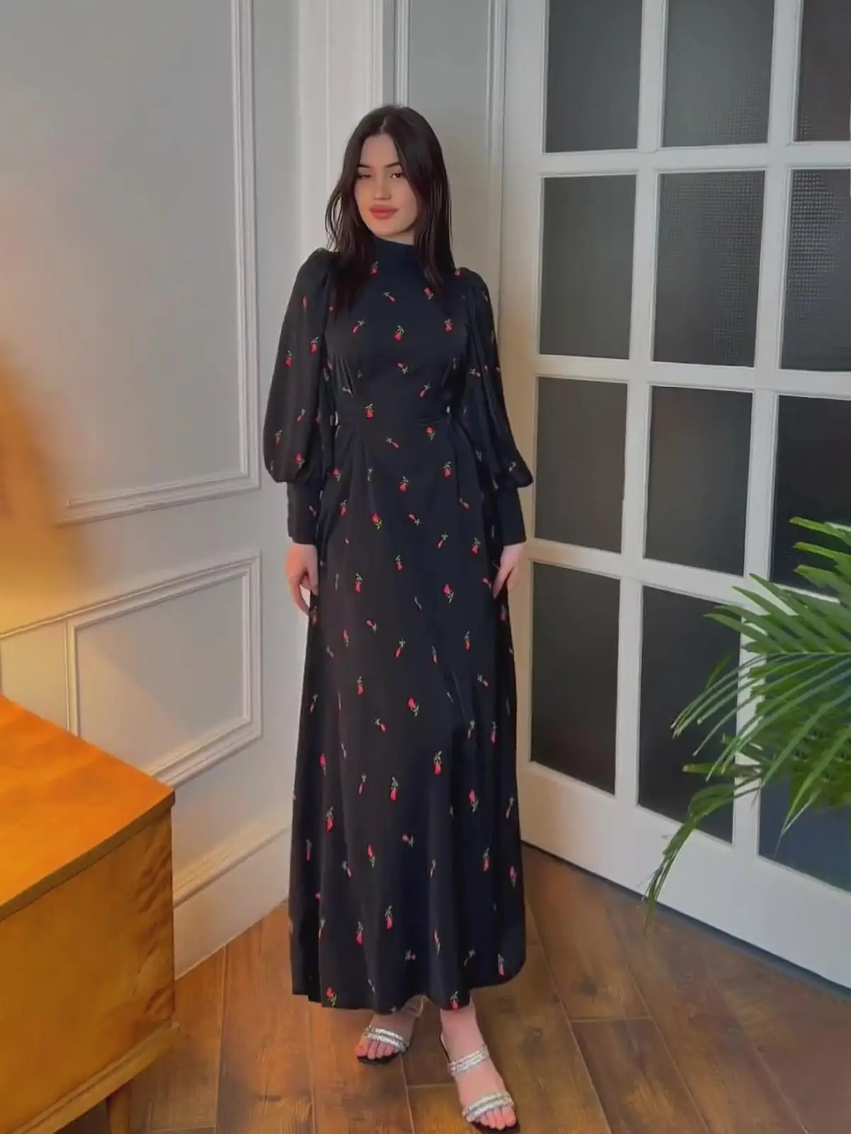 Spring 2024 Gentle Wind Loose Belted Small Cherry Print Satin Dress Long Sleeve Maxi Skirt High Waist A-Line Skirt Polyester ...
Spring 2024 Gentle Wind Loose Belted Small Cherry Print Satin Dress Long Sleeve Maxi Skirt High Waist A-Line Skirt Polyester ...