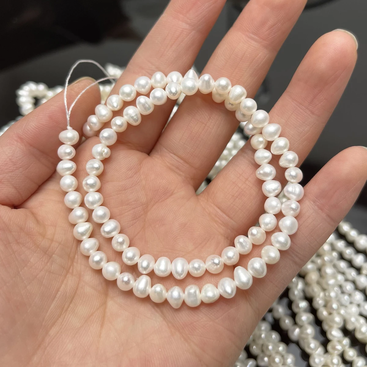 4–5mm Irregularly Shaped Punch Beads Natural Freshwater Pearls Beads for Jewelry Making DIY Necklaces Bracelets and Accessories
4–5mm Irregularly Shaped Punch Beads Natural Freshwater Pearls Beads for Jewelry Making DIY Necklaces Bracelets and Accessories