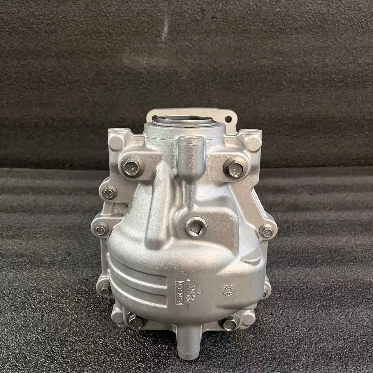 Suitable for Automatic Transmission Rear Differential Assembly CV6W-4B025-DF Flex Explorer Edge 3.5L AWD 4WD 2013-2019
Suitable for Automatic Transmission Rear Differential Assembly CV6W-4B025-DF Flex Explorer Edge 3.5L AWD 4WD 2013-2019