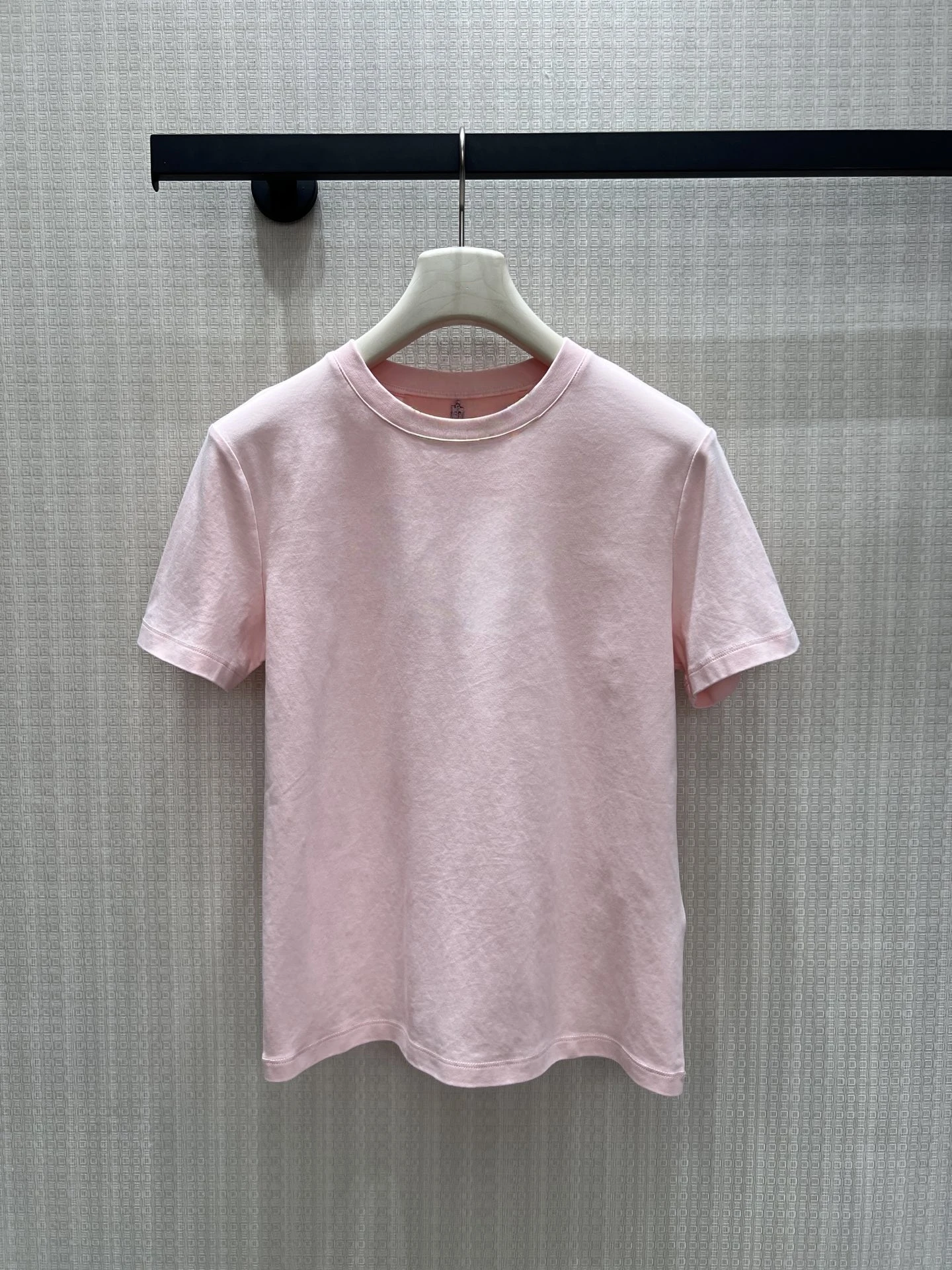 Slimming round Neck Short Sleeve T-Shirt Women's Versatile Luxury Embroidery Commute Style Cotton Casual Everyday Top
Slimming round Neck Short Sleeve T-Shirt Women's Versatile Luxury Embroidery Commute Style Cotton Casual Everyday Top