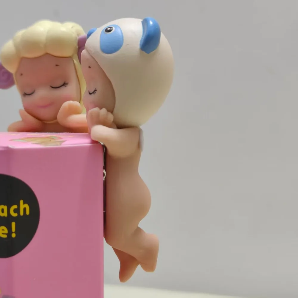 Новая горячая высококачественная мини-фигурка Сонни Ангела серии Hlppers, слепая коробка, милый мини-аниме, декоративный подарок-сюрприз, слепая коробка
Новая горячая высококачественная мини-фигурка Сонни Ангела серии Hlppers, слепая коробка, милый мини-аниме, декоративный подарок-сюрприз, слепая коробка