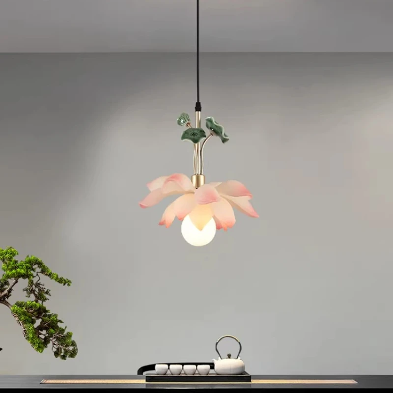 Lotus lamp zen balcony staircase aisle lotus chandelier Chinese style restaurant bar tea room Buddhist hall
Lotus lamp zen balcony staircase aisle lotus chandelier Chinese style restaurant bar tea room Buddhist hall