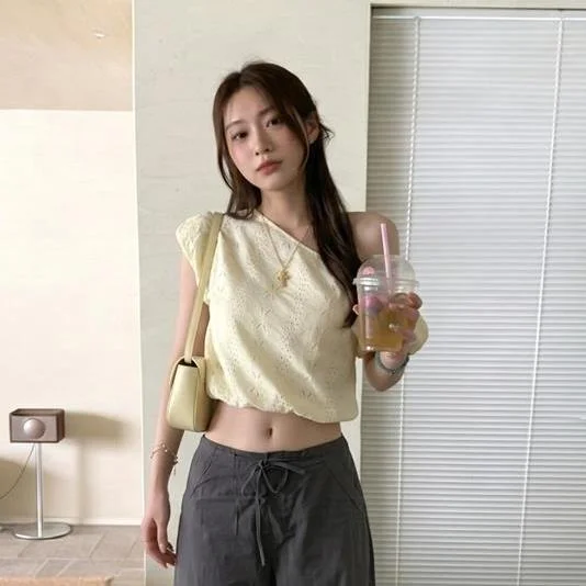 Sweet Sister's Embroidered Knot Shoulder Bared Short Sleeve T Shirt Women's Summer New Design Casual Style Standard Fit Top
Sweet Sister's Embroidered Knot Shoulder Bared Short Sleeve T Shirt Women's Summer New Design Casual Style Standard Fit Top