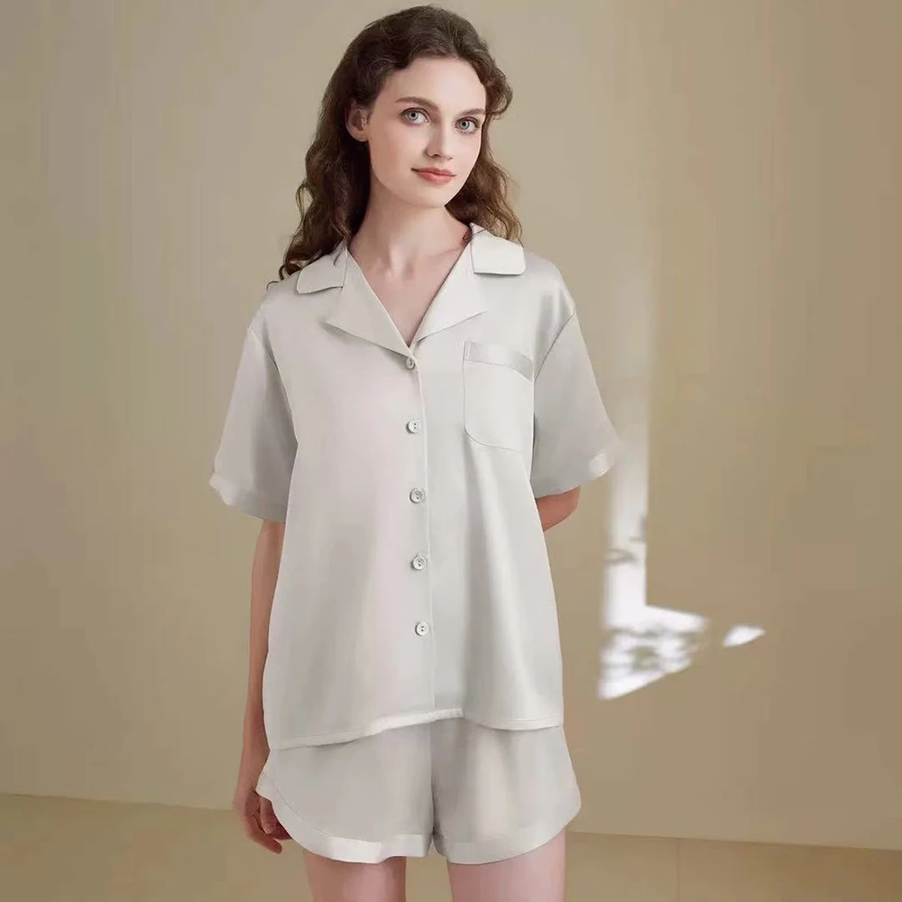 Комплект Jaxmonoy: шелковая рубашка с коротким рукавом и шорты, летний женский пижамный комплект из натурального шелка тутового шелкопряда, новинка весны 2026, мягкая одежда для сна
Комплект Jaxmonoy: шелковая рубашка с коротким рукавом и шорты, летний женский пижамный комплект из натурального шелка тутового шелкопряда, новинка весны 2026, мягкая одежда для сна