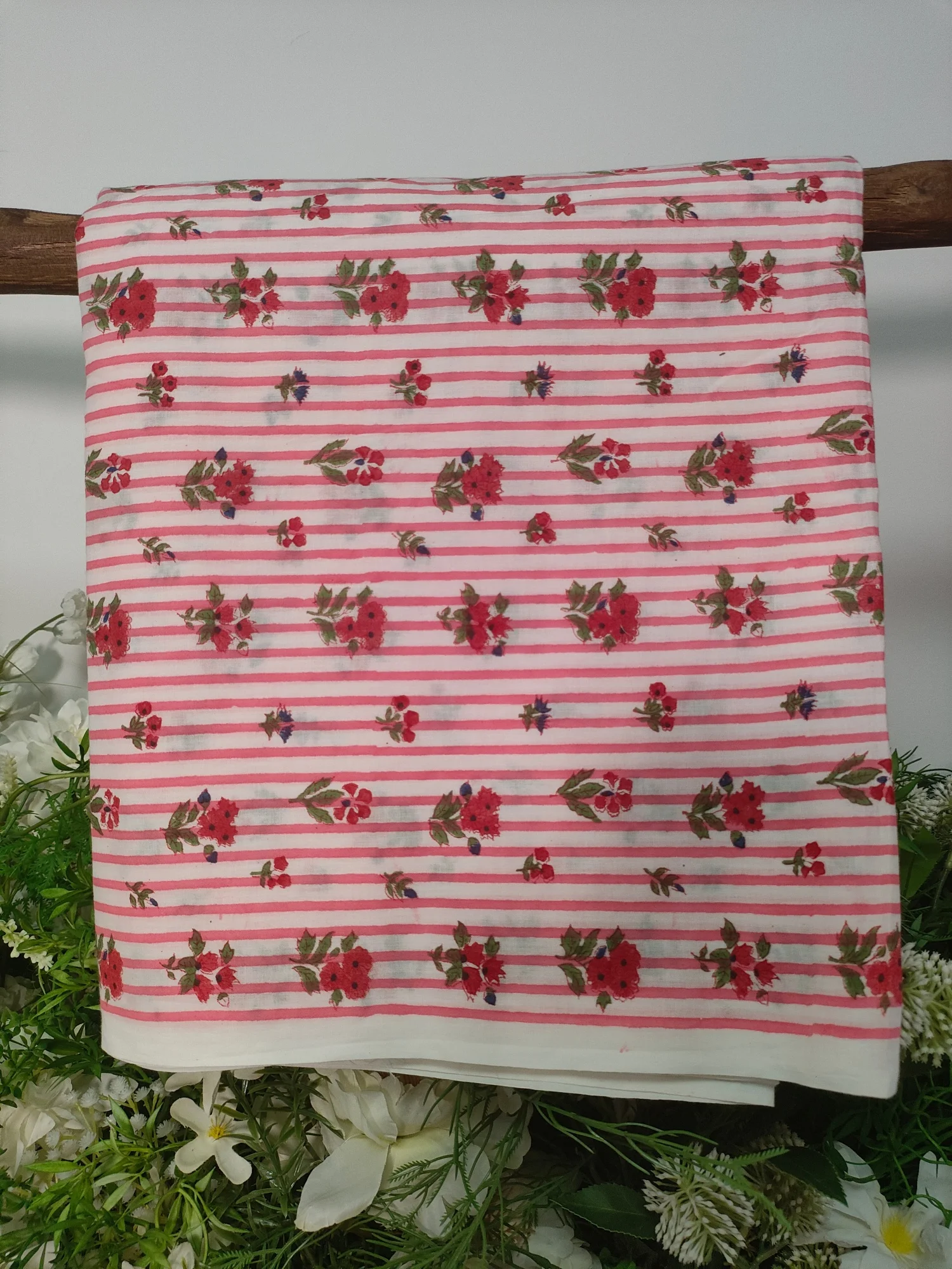 India Wooden Block Printed Pure Floral Striped Cotton Material 1 Meter Patchwork Tissue for Sewing Quilting And Needlework
India Wooden Block Printed Pure Floral Striped Cotton Material 1 Meter Patchwork Tissue for Sewing Quilting And Needlework