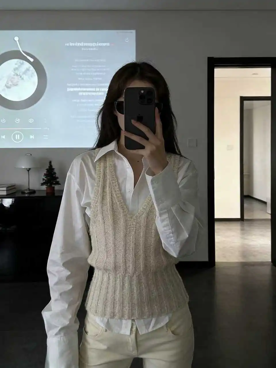Korean Style Gentle Vest Top V-Neck Knitted Women's Two-Piece Set White Shirt Spring New Design Commute Style Fashionable
Korean Style Gentle Vest Top V-Neck Knitted Women's Two-Piece Set White Shirt Spring New Design Commute Style Fashionable
