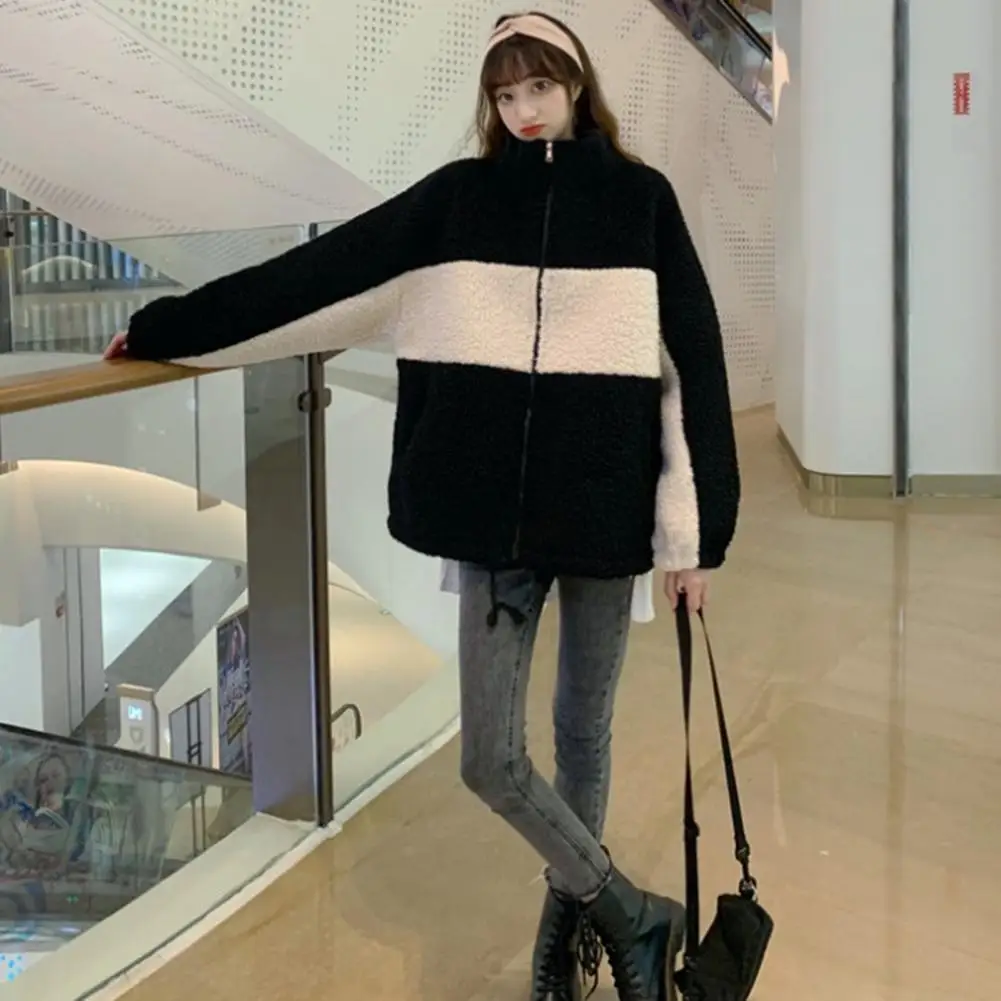 Long-sleeved Jacket Colorblock Stand Collar Winter Coat with Thickened Fleece Windproof Design for Plus Size Women Long Sleeve
Long-sleeved Jacket Colorblock Stand Collar Winter Coat with Thickened Fleece Windproof Design for Plus Size Women Long Sleeve