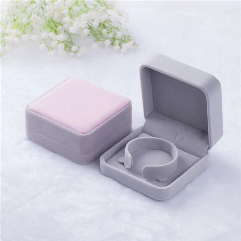 Creative Simple Storage Box Necklace Small Solid Color Bracelet Holder Case Jewelry Display Packing Gift Box Velvet Jewelry Box
Creative Simple Storage Box Necklace Small Solid Color Bracelet Holder Case Jewelry Display Packing Gift Box Velvet Jewelry Box
