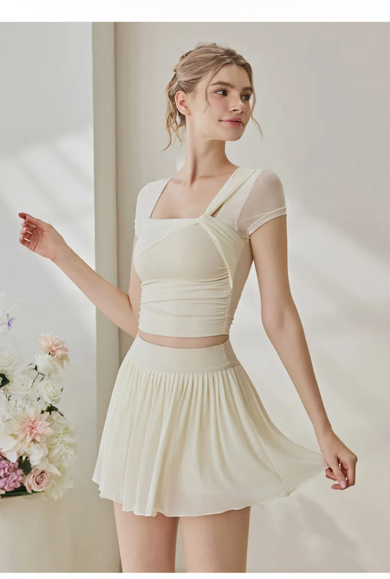 Women's 2026 Summer New Luxury Breathable Short Sleeve Set with Chest Mat Pilates Sports Fitness Set
Women's 2026 Summer New Luxury Breathable Short Sleeve Set with Chest Mat Pilates Sports Fitness Set