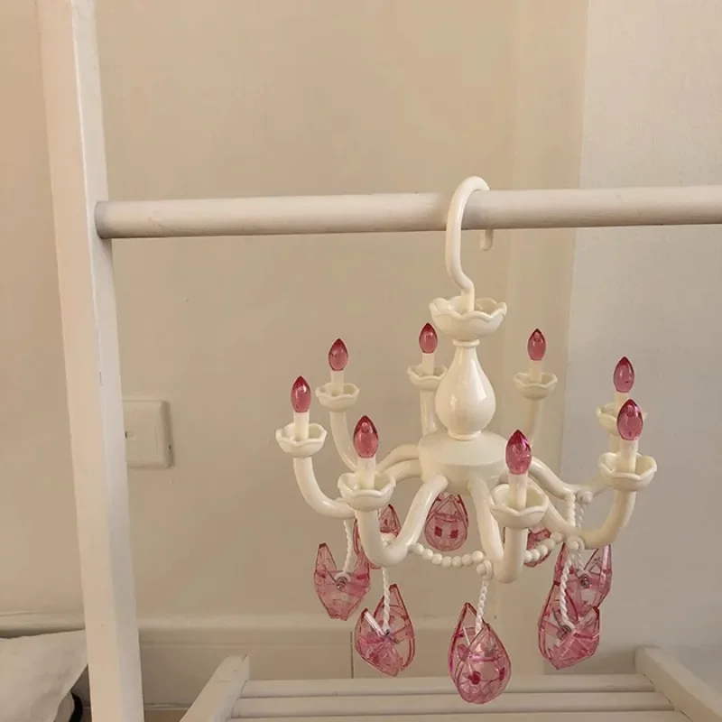 Girl's heart retro crystal chandelier design, clothes hanger, bedroom decoration
Girl's heart retro crystal chandelier design, clothes hanger, bedroom decoration