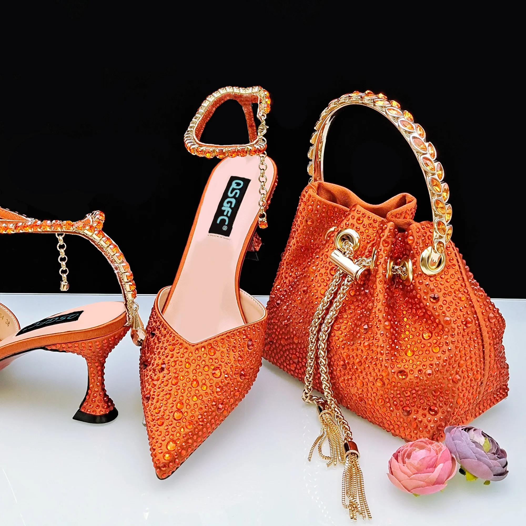 Carol Party Stiletto Shoes Pointed Toe Shoes And Orange Color Soft Small Bag African Women's Party Shoes and Bag
Carol Party Stiletto Shoes Pointed Toe Shoes And Orange Color Soft Small Bag African Women's Party Shoes and Bag