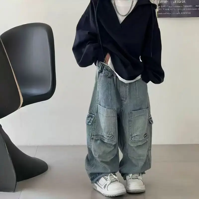 Уличная одежда для мальчиков, джинсы-карго, весна 202, модные повседневные рабочие брюки свободного кроя
Уличная одежда для мальчиков, джинсы-карго, весна 202, модные повседневные рабочие брюки свободного кроя