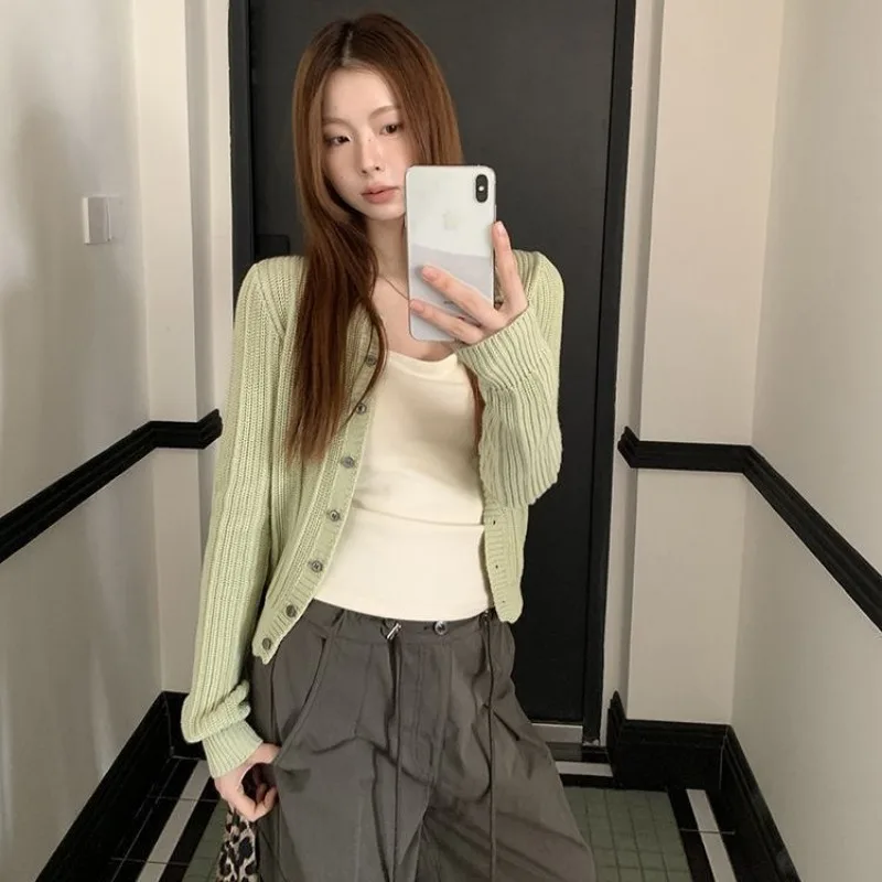 Vintage Casual Autumn Winter Solid Color O-neck Knitted Cardigan Women's Clothing New Chic Single Breasted Slim Long Sleeve Tops
Vintage Casual Autumn Winter Solid Color O-neck Knitted Cardigan Women's Clothing New Chic Single Breasted Slim Long Sleeve Tops