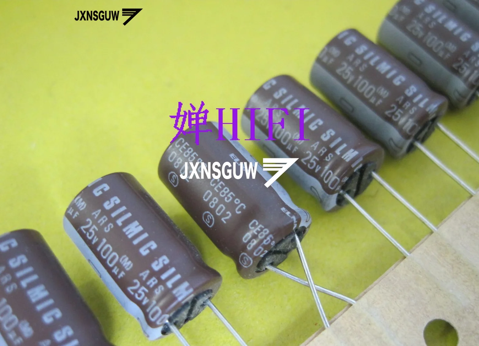 10PCS ELNA SILMIC-ARS 25V100UF 10X16MM Brown robe Audio Aluminum electrolytic capacitors 100uF/25V 85 degrees 100UF 25V
10PCS ELNA SILMIC-ARS 25V100UF 10X16MM Brown robe Audio Aluminum electrolytic capacitors 100uF/25V 85 degrees 100UF 25V
