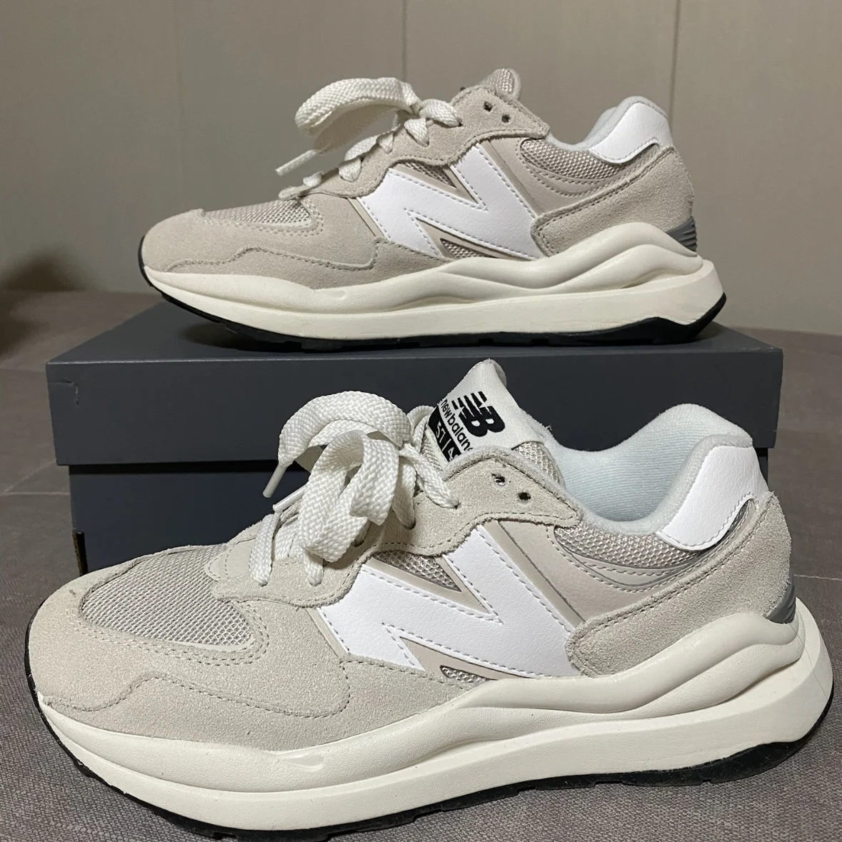 New Balance NB 5740 Low-Cut Running Shoes, Unisex Style, Mid-Brown Color
New Balance NB 5740 Low-Cut Running Shoes, Unisex Style, Mid-Brown Color