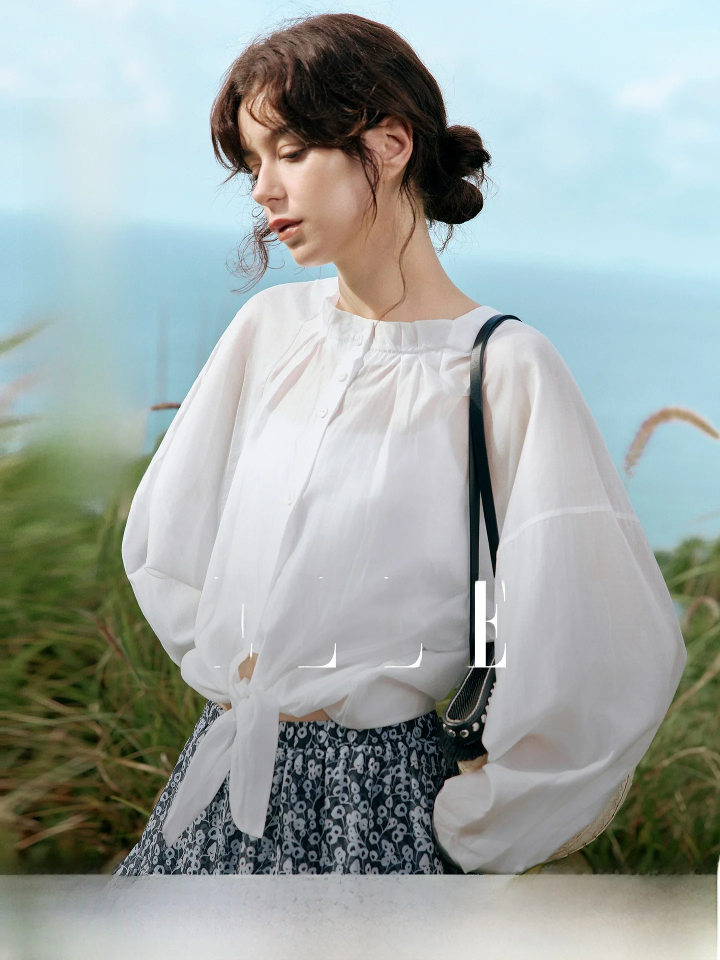 Elle Women's White Pleated Silk Shirt Summer New Style Stand Collar Fashionable Shirt Rigid Polyester Lyocell Fabric Commute ...
Elle Women's White Pleated Silk Shirt Summer New Style Stand Collar Fashionable Shirt Rigid Polyester Lyocell Fabric Commute ...